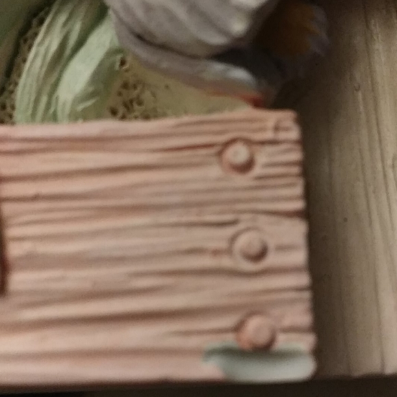 Window picture frame with shutters and floral box - Picture 7 of 7